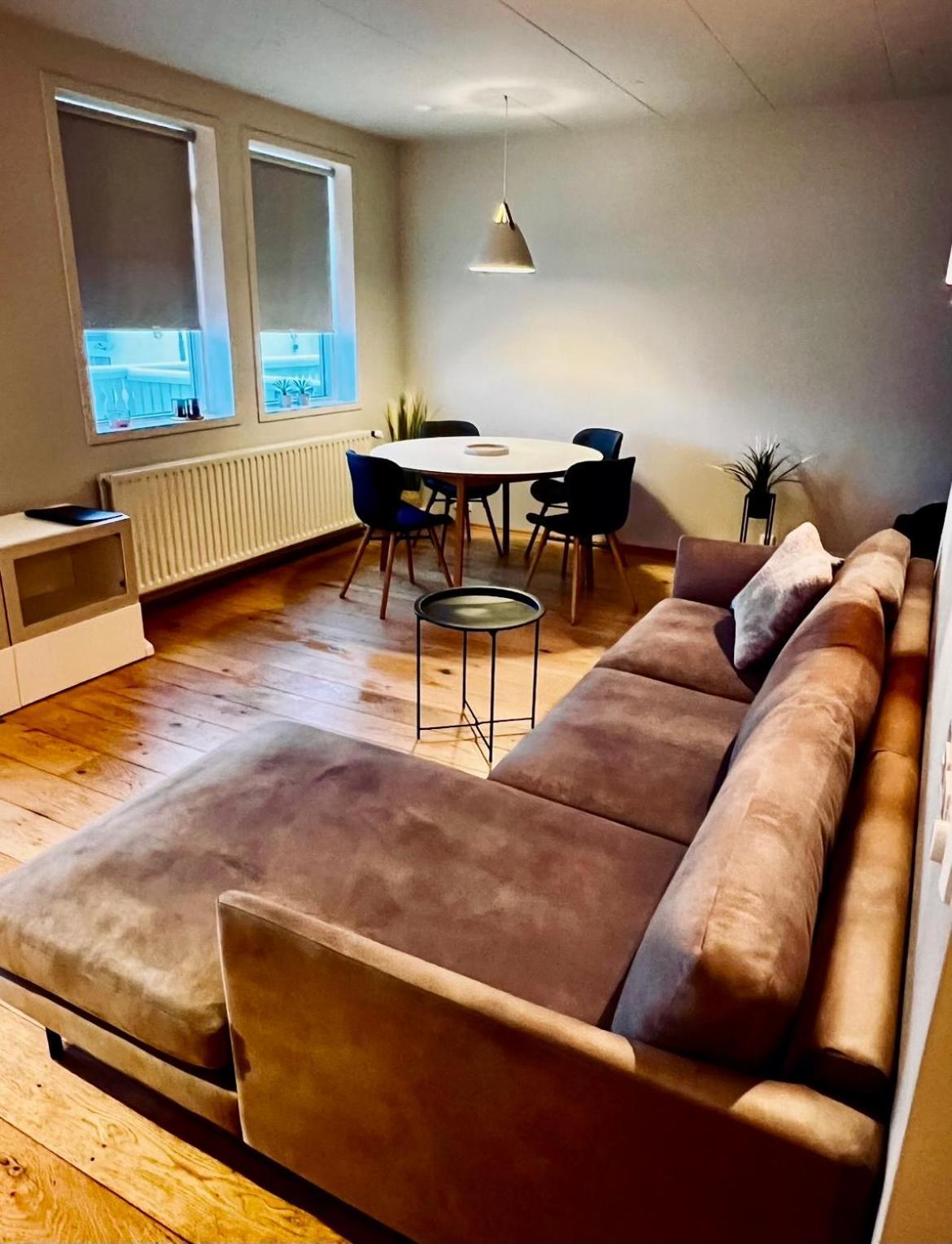 G10 Apartments آكيورِيْري المظهر الخارجي الصورة