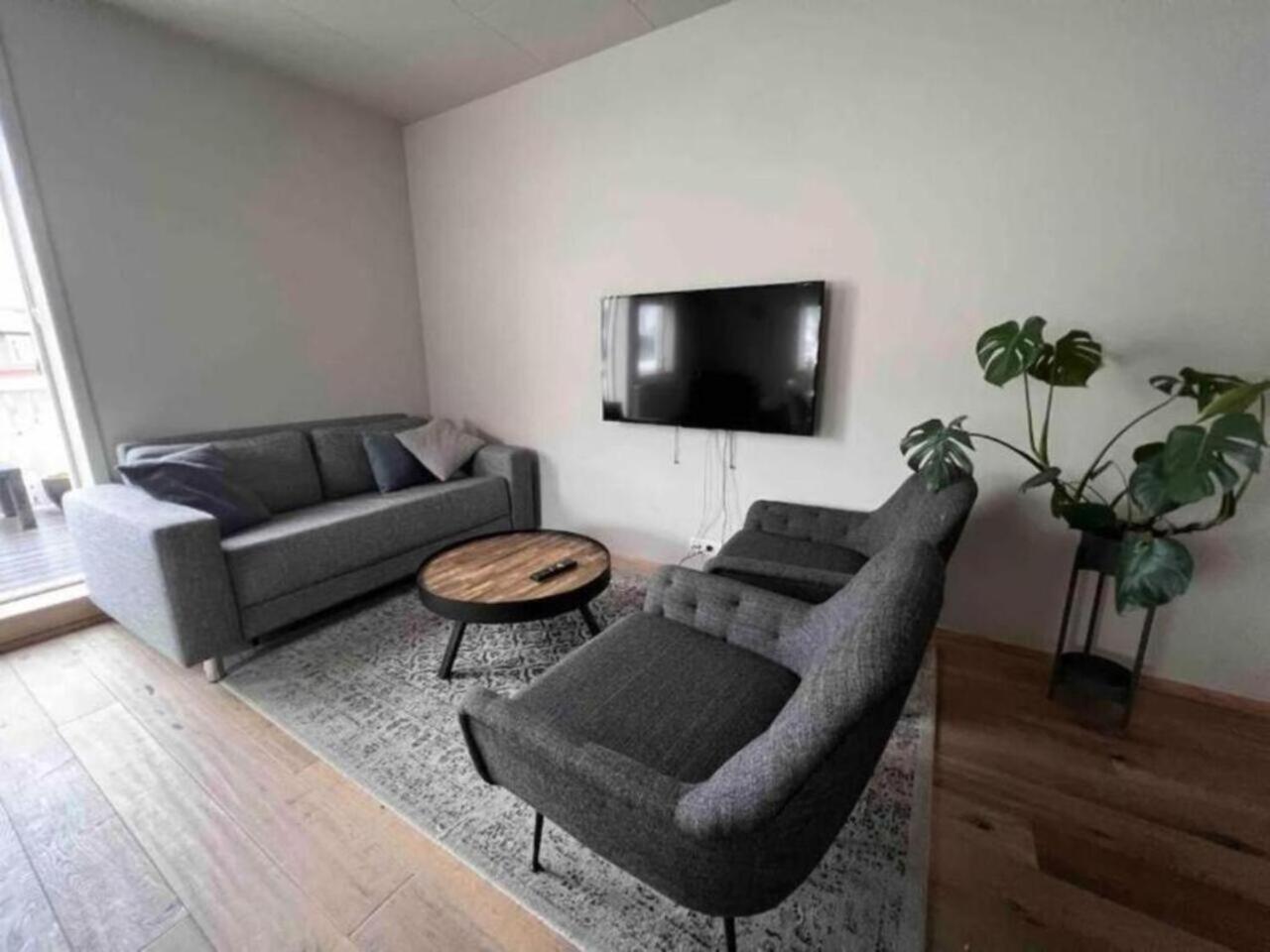 G10 Apartments آكيورِيْري المظهر الخارجي الصورة
